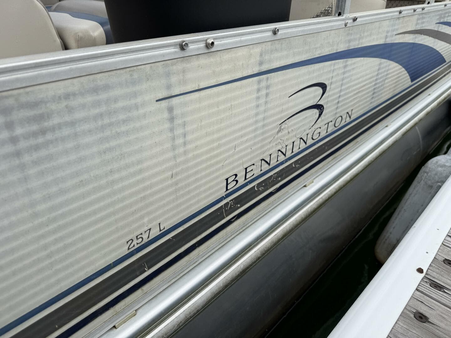 2002 Bennington 257L Pontoon Boat