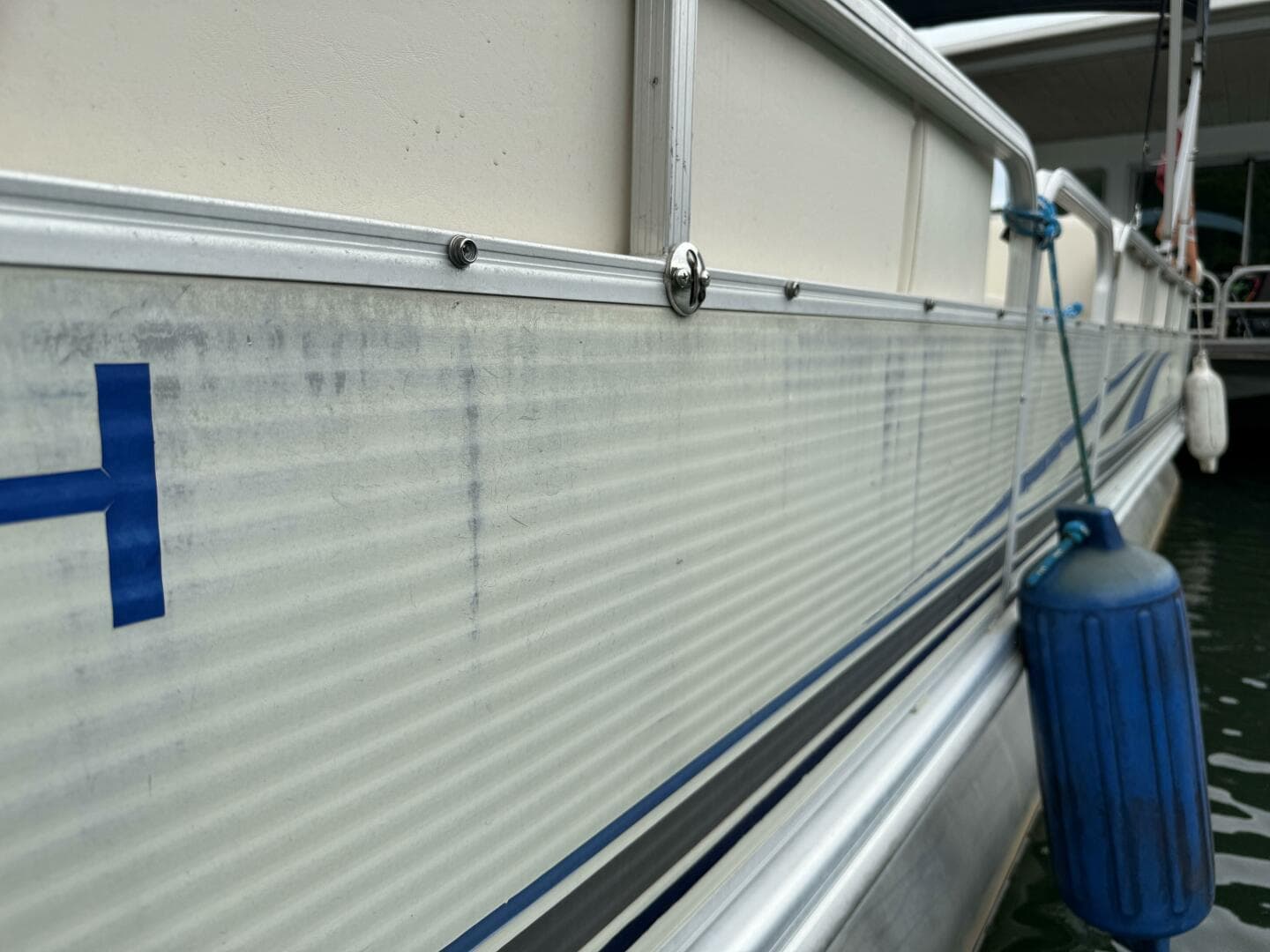 2002 Bennington 257L Pontoon Boat