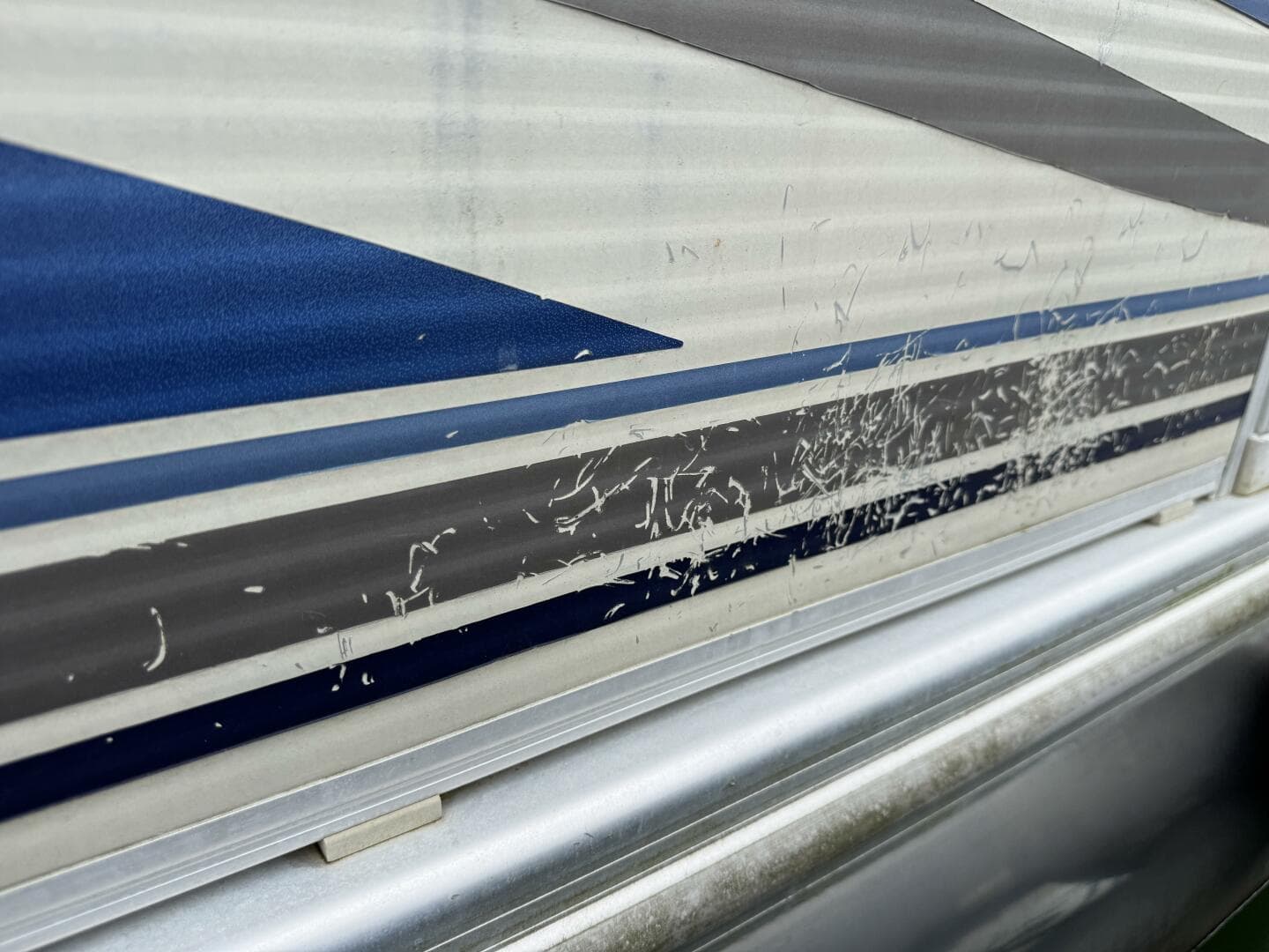 2002 Bennington 257L Pontoon Boat