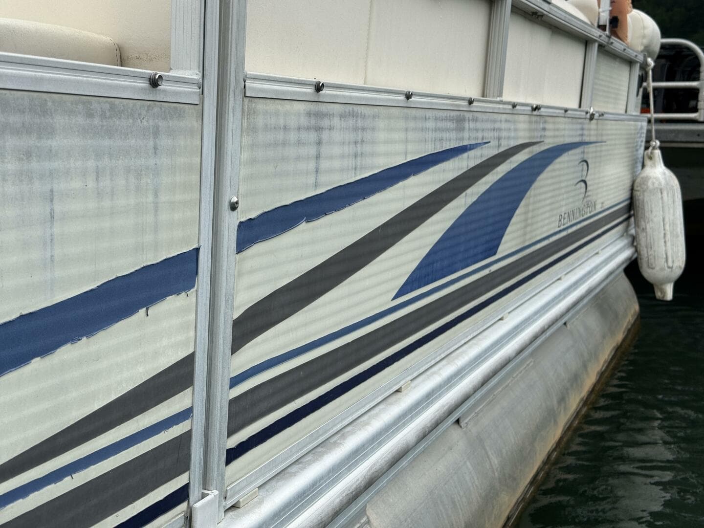 2002 Bennington 257L Pontoon Boat