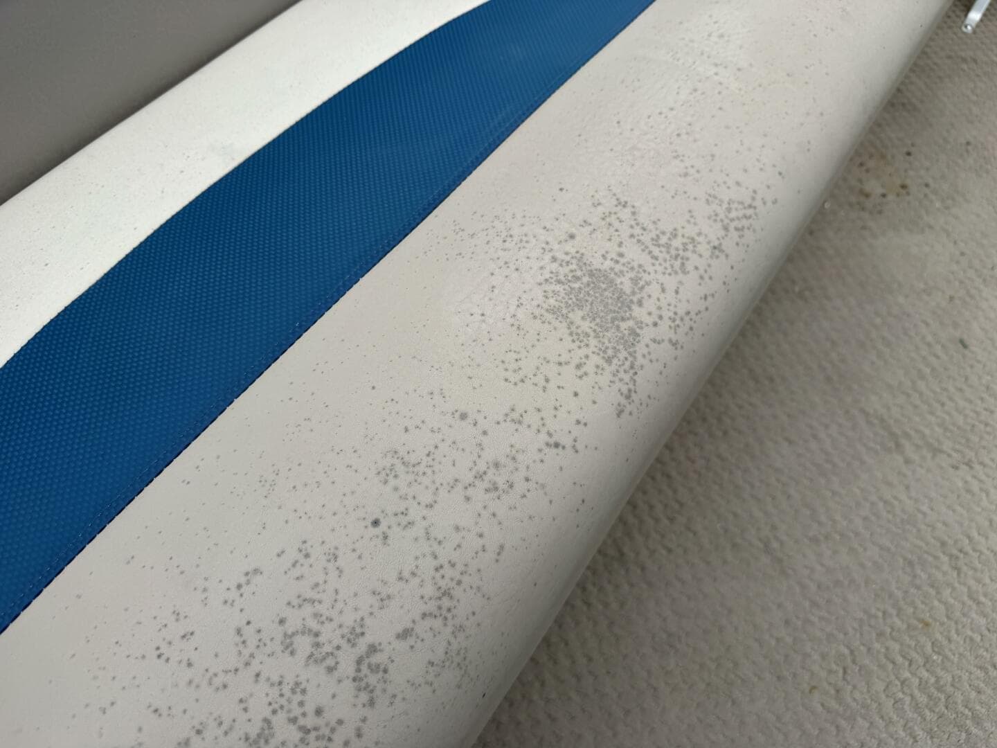 2002 Bennington 257L Pontoon Boat