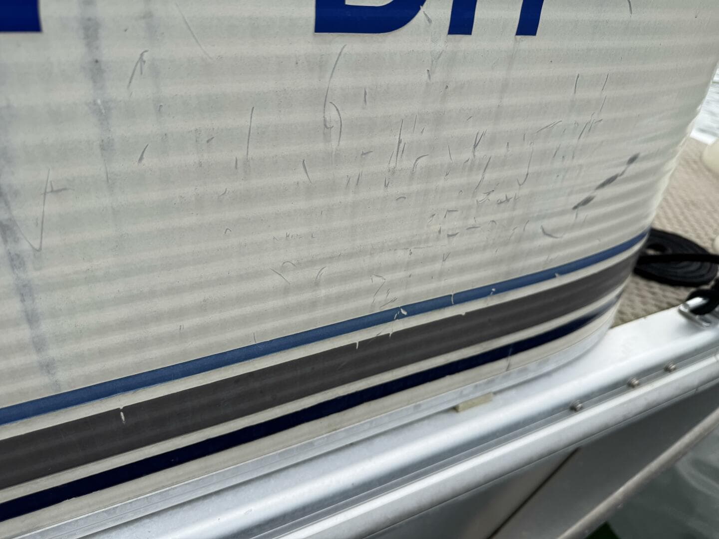 2002 Bennington 257L Pontoon Boat