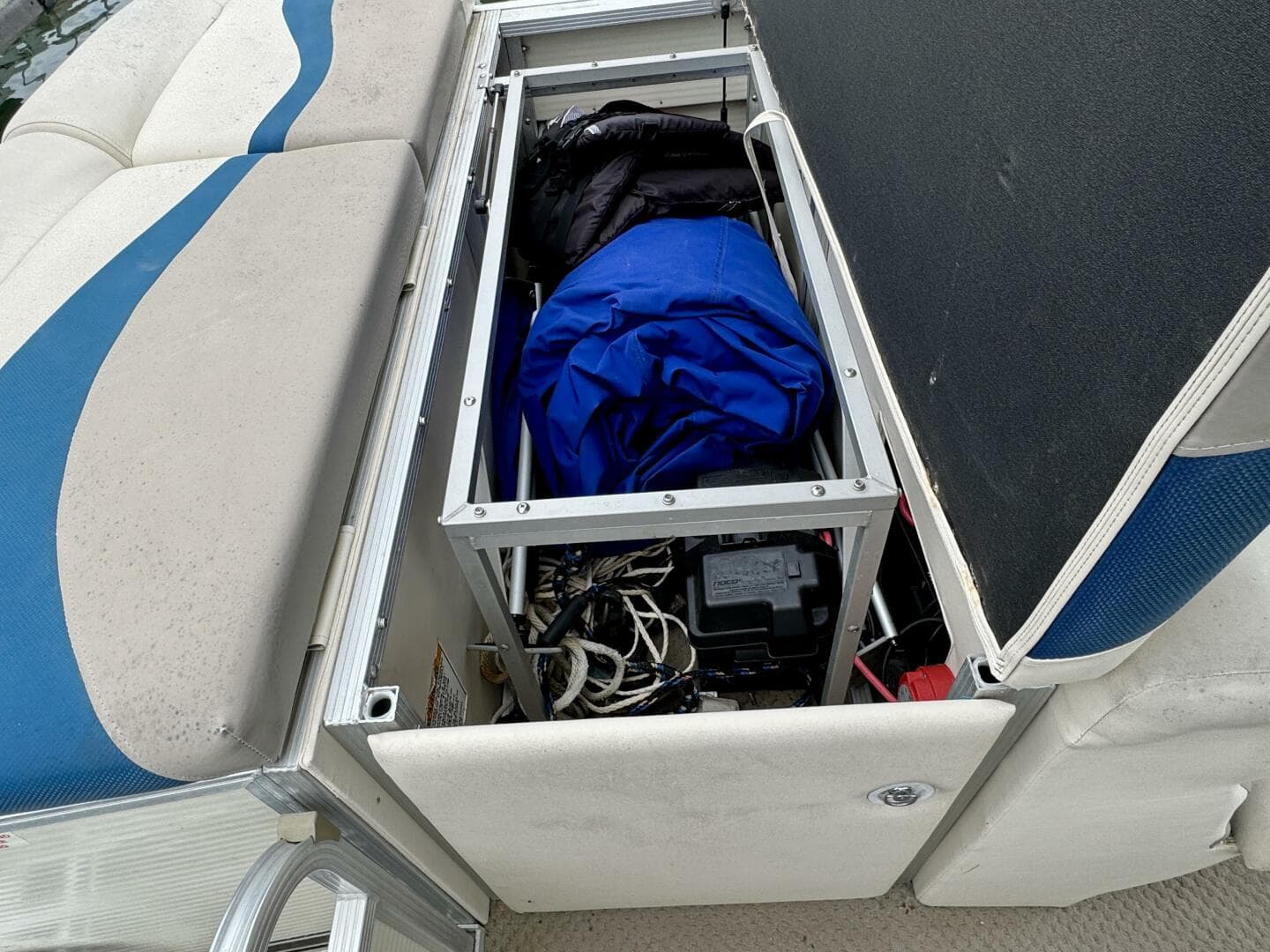 2002 Bennington 257L Pontoon Boat