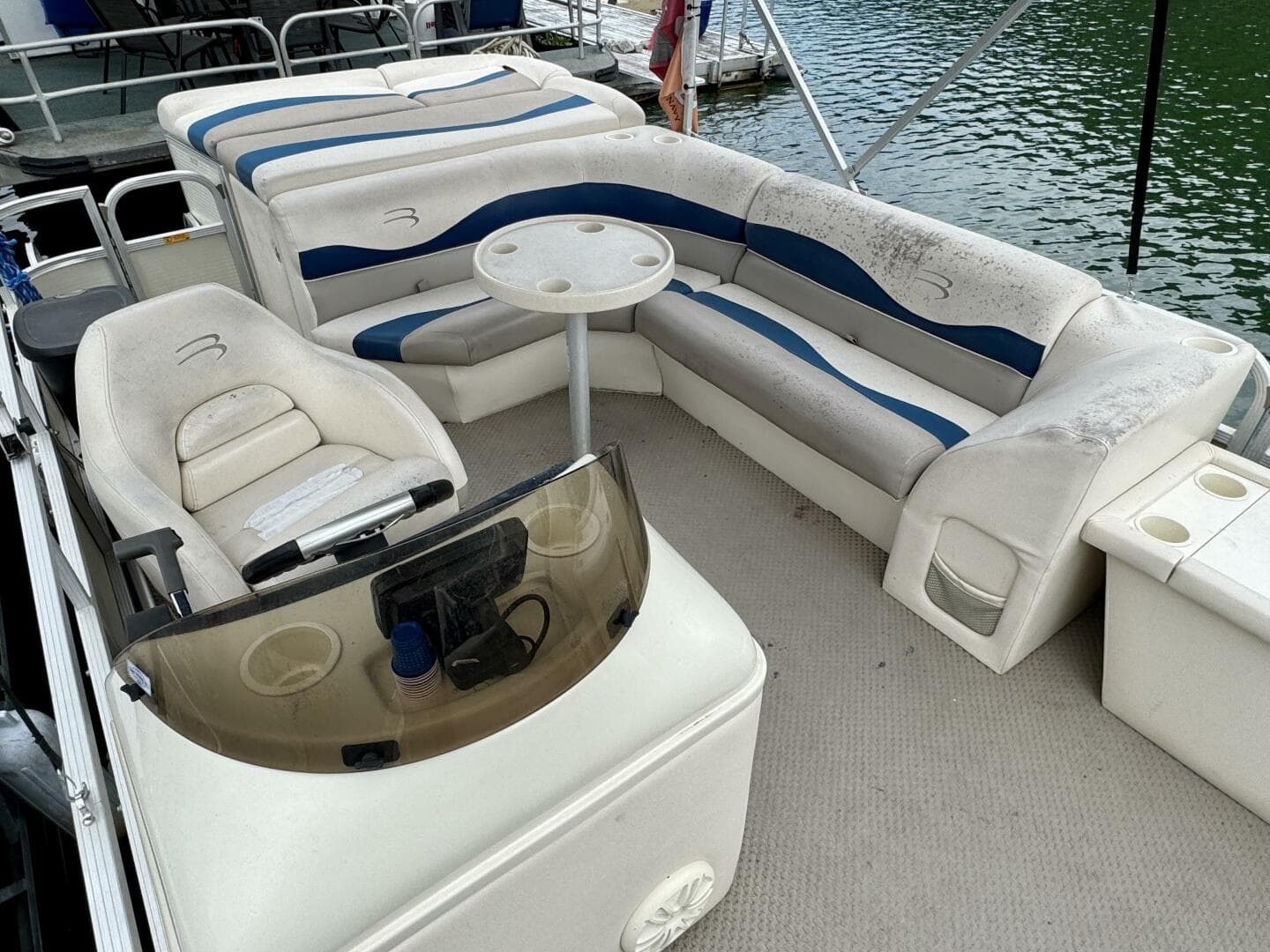 2002 Bennington 257L Pontoon Boat