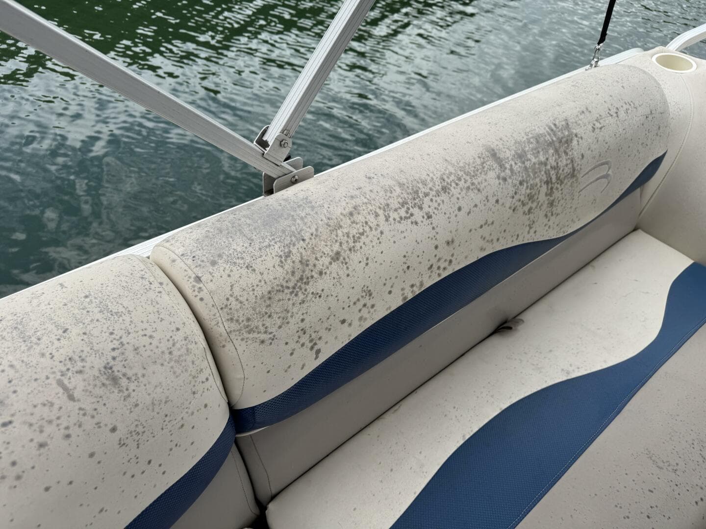 2002 Bennington 257L Pontoon Boat