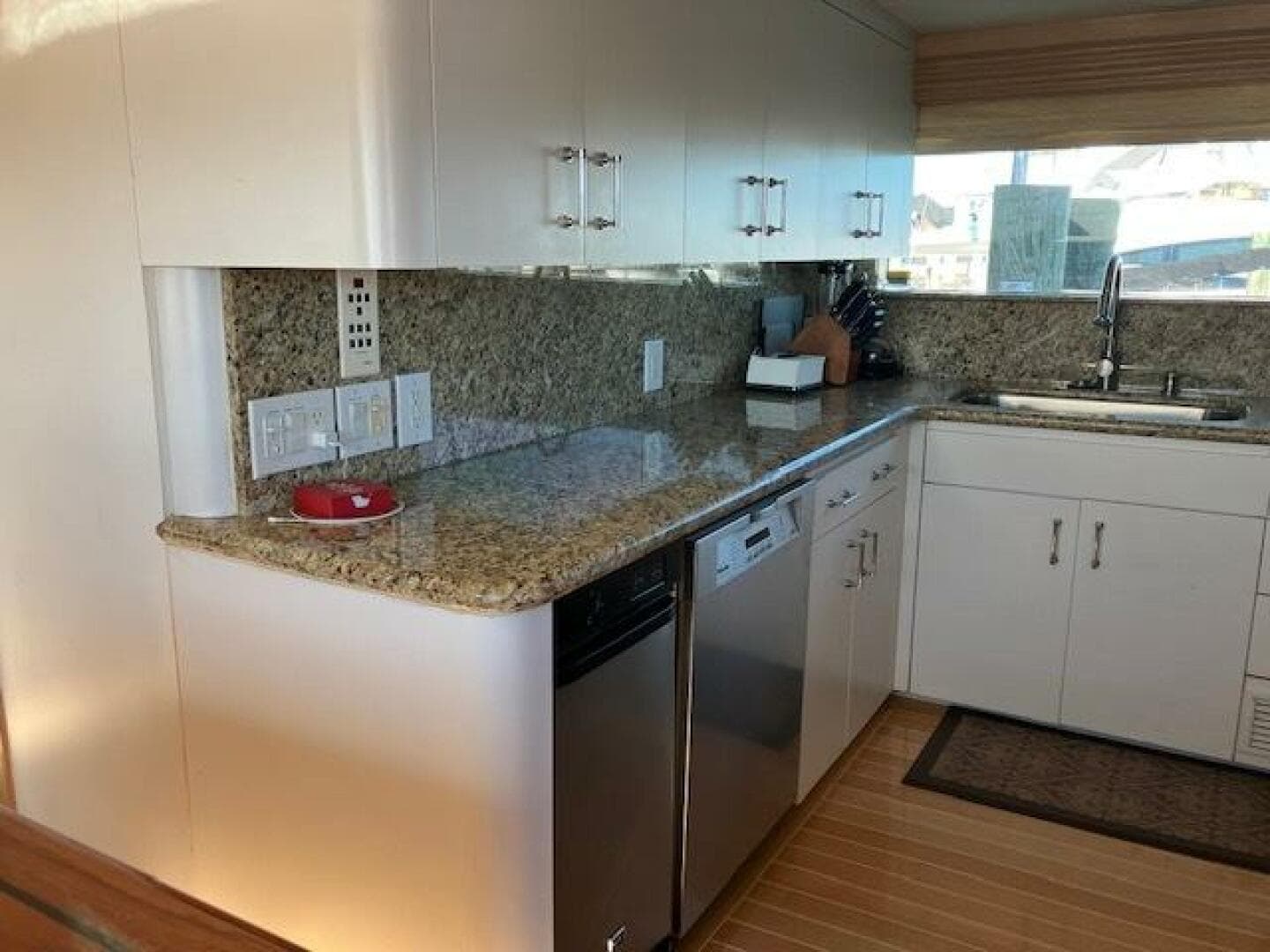 1996 Hatteras Sport Deck