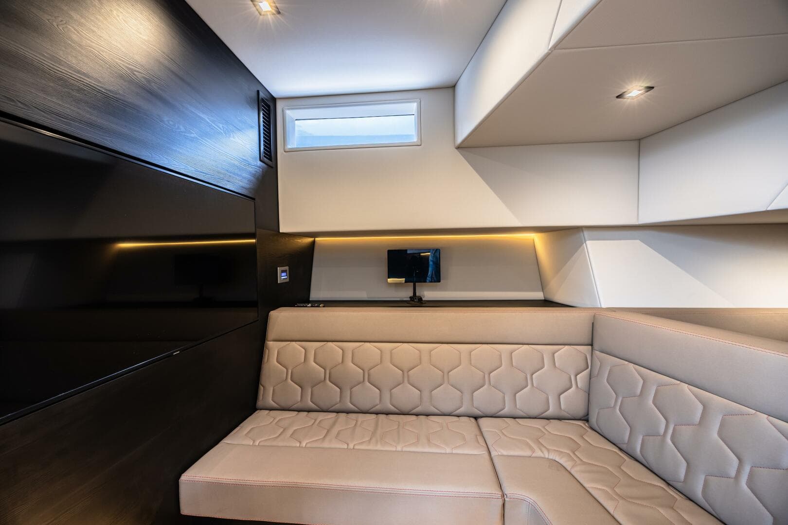 2023 Vanquish Yachts VQ58