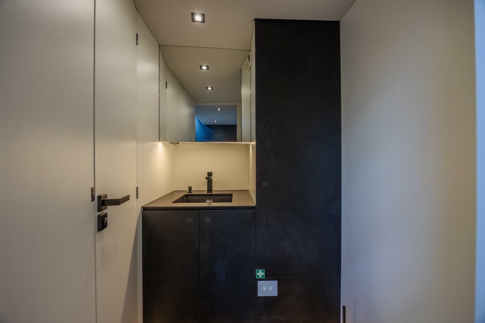 2023 Vanquish Yachts VQ58