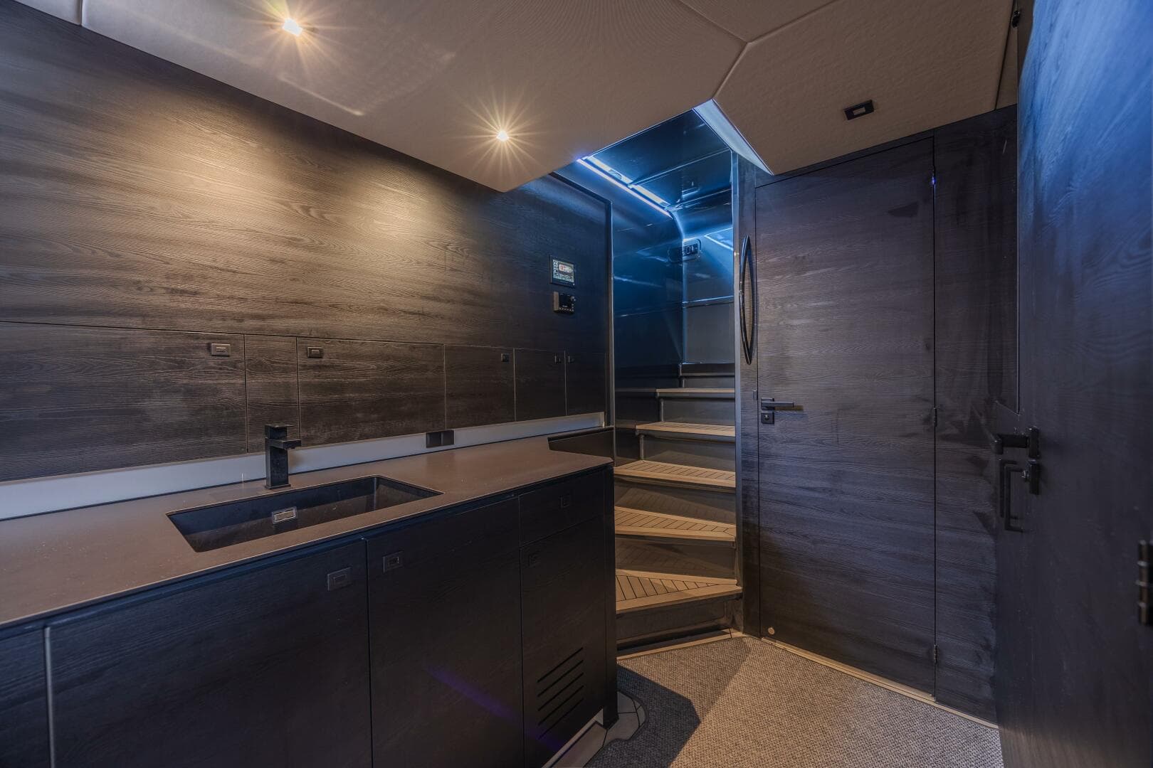 2023 Vanquish Yachts VQ58