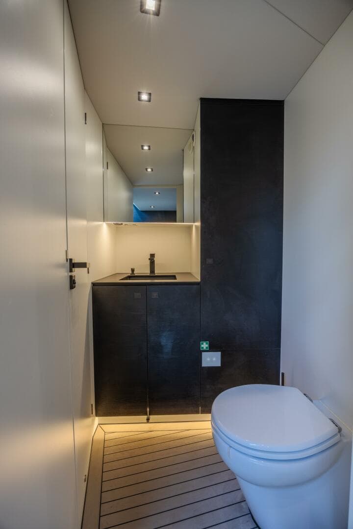 2023 Vanquish Yachts VQ58