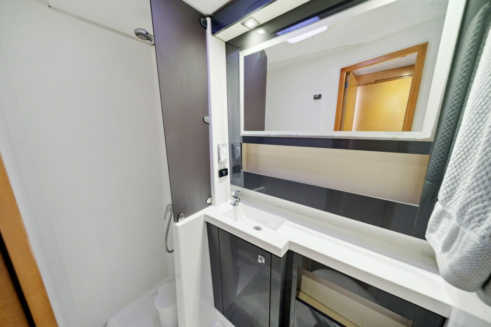 2014-fountaine-pajot-helia-44-sail-9755226-20250618093503671-1.jpg