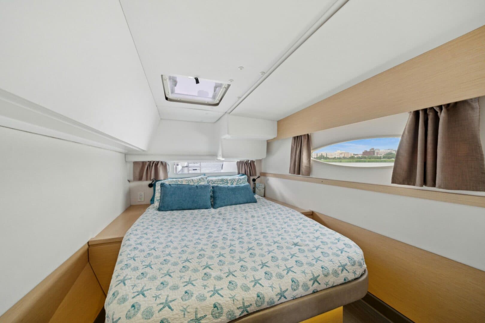 2014-fountaine-pajot-helia-44-sail-9755226-20250618093512281-1.jpg