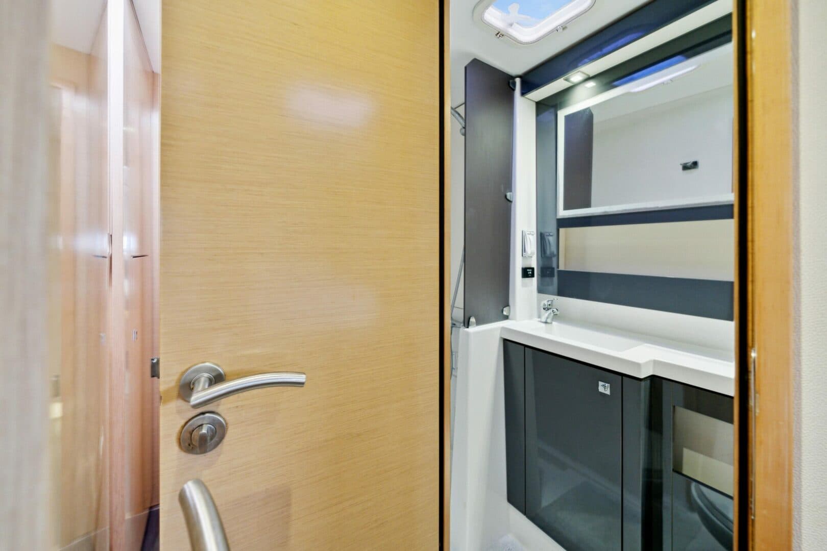 2014-fountaine-pajot-helia-44-sail-9755226-20250618093458904-1.jpg
