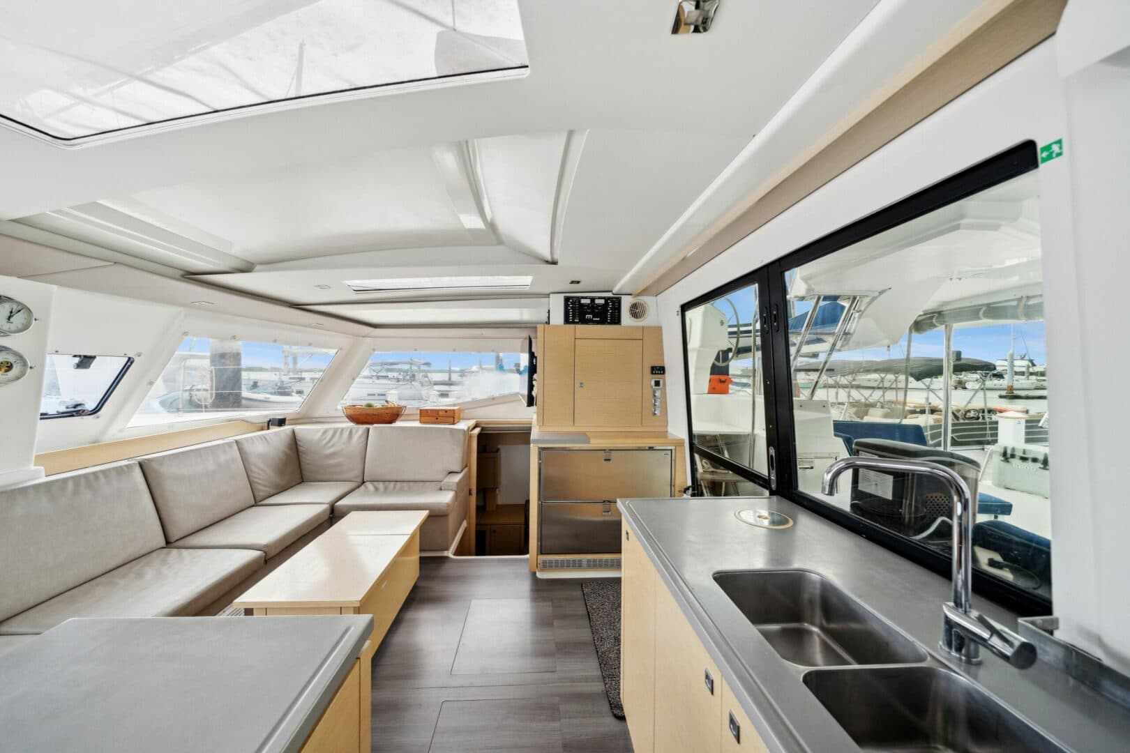 2014-fountaine-pajot-helia-44-sail-9755226-20250618093408180-1.jpg