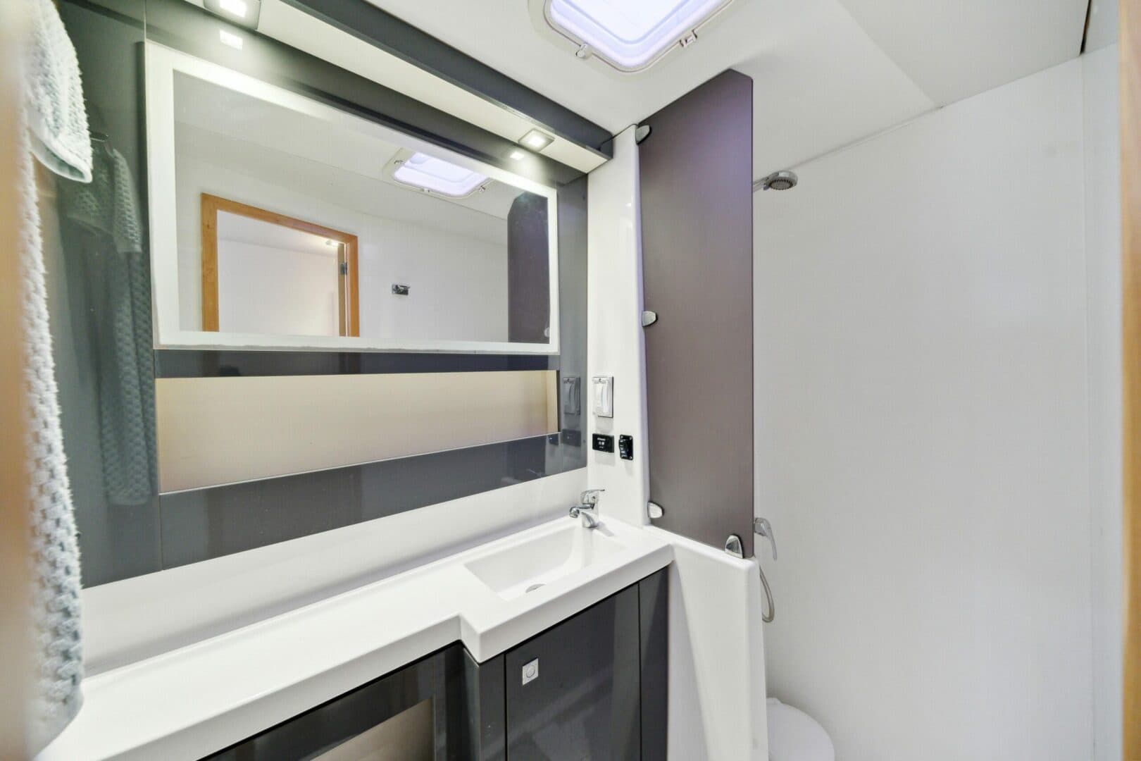 2014-fountaine-pajot-helia-44-sail-9755226-20250618093521288-1.jpg