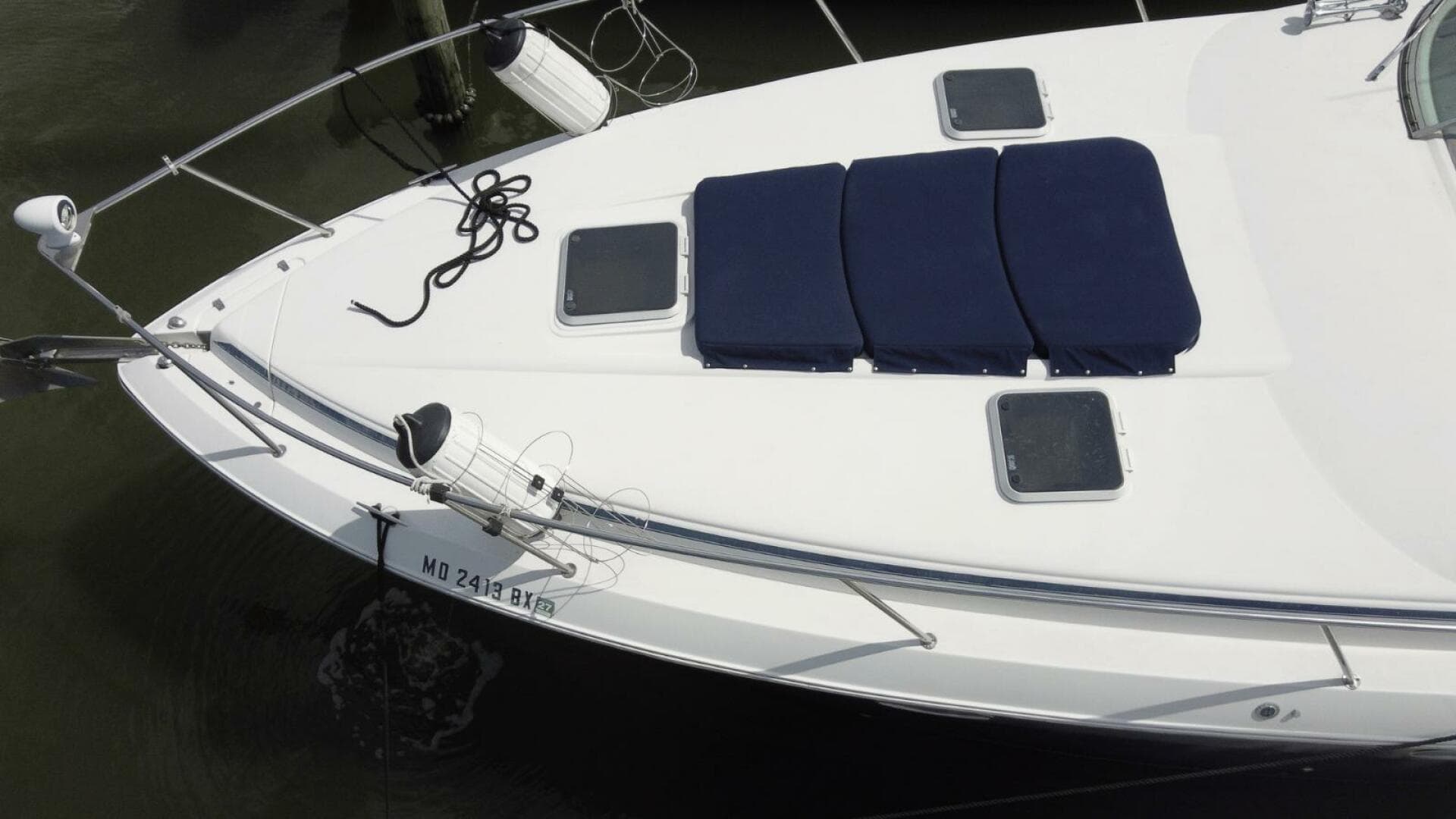 2005 Rinker 390