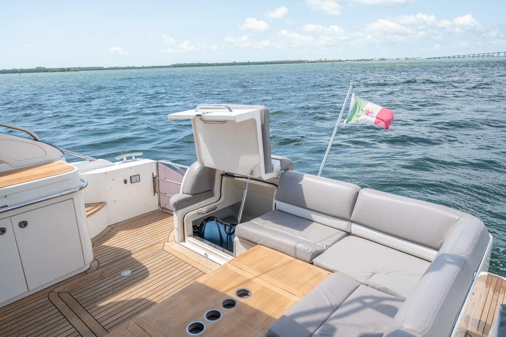 2012 Princess V52