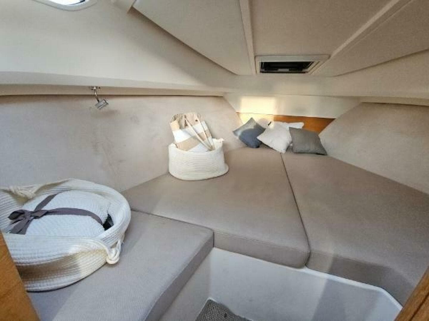 2020 Nimbus Weekender 9