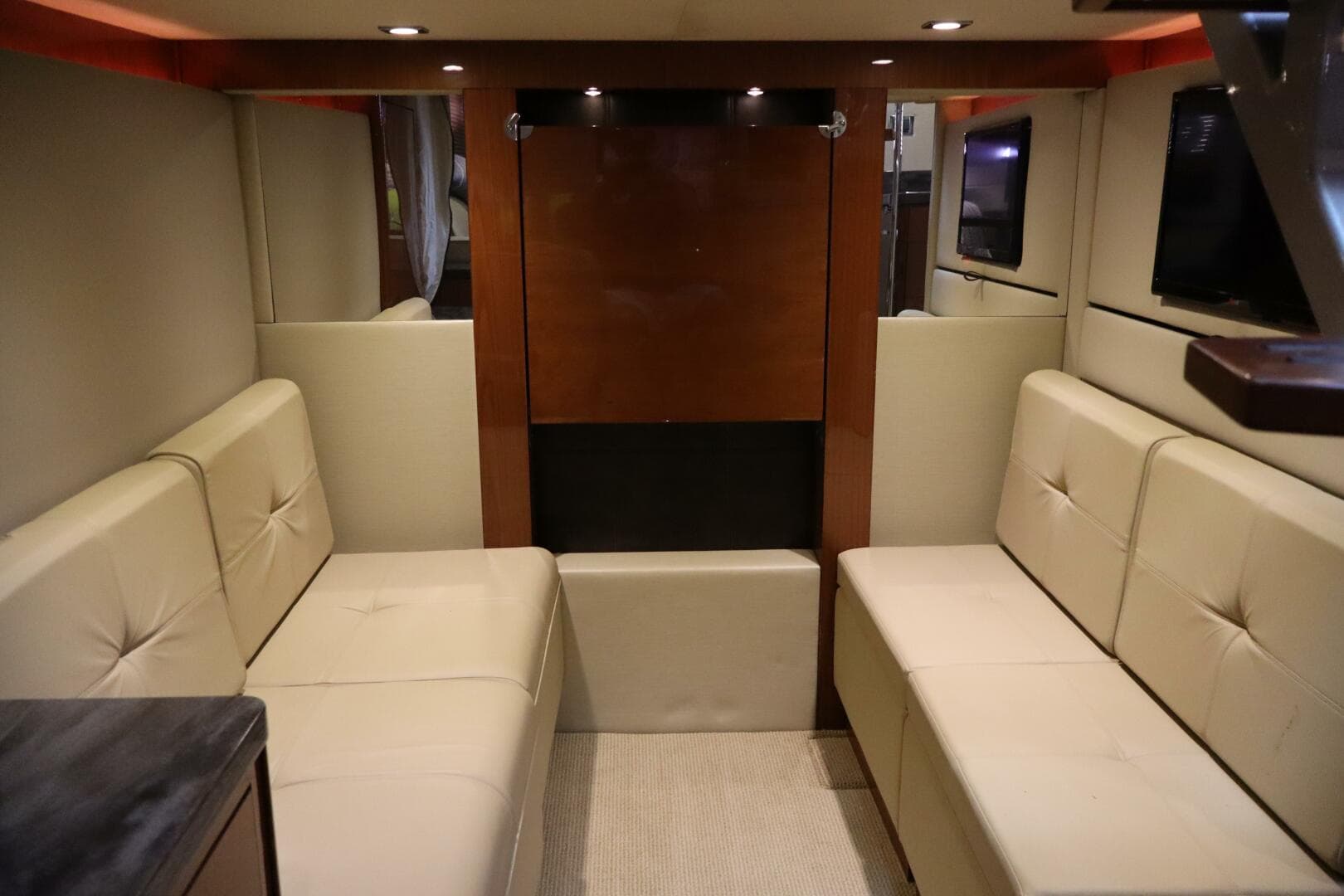 2015 Sea Ray 410 Sundancer- SOMEDAY- Salon