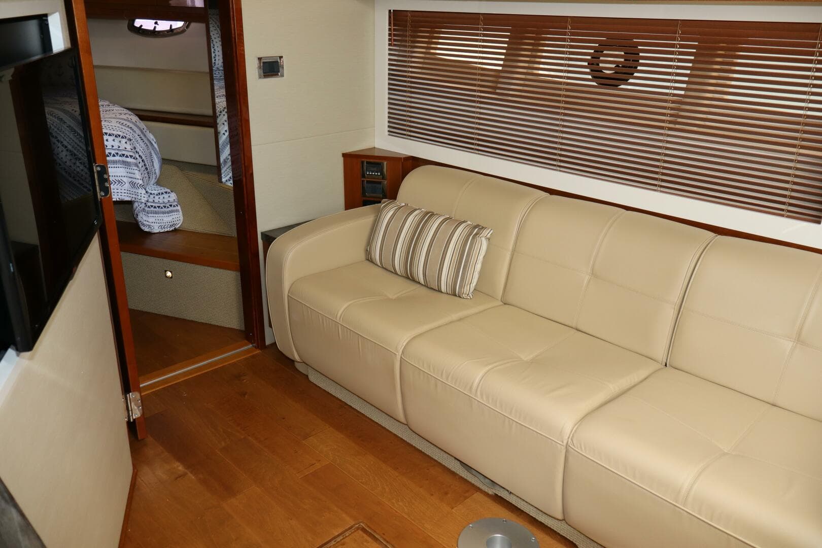2015 Sea Ray 410 Sundancer- SOMEDAY- Salon