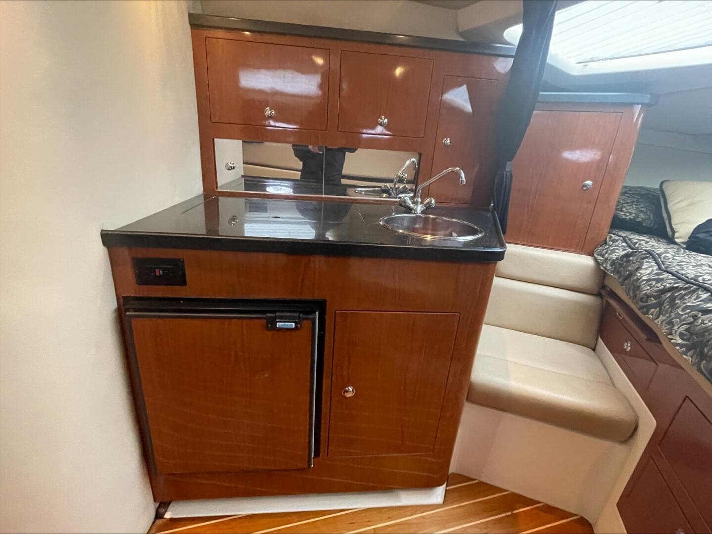 2007 Regal 3360 Window Express