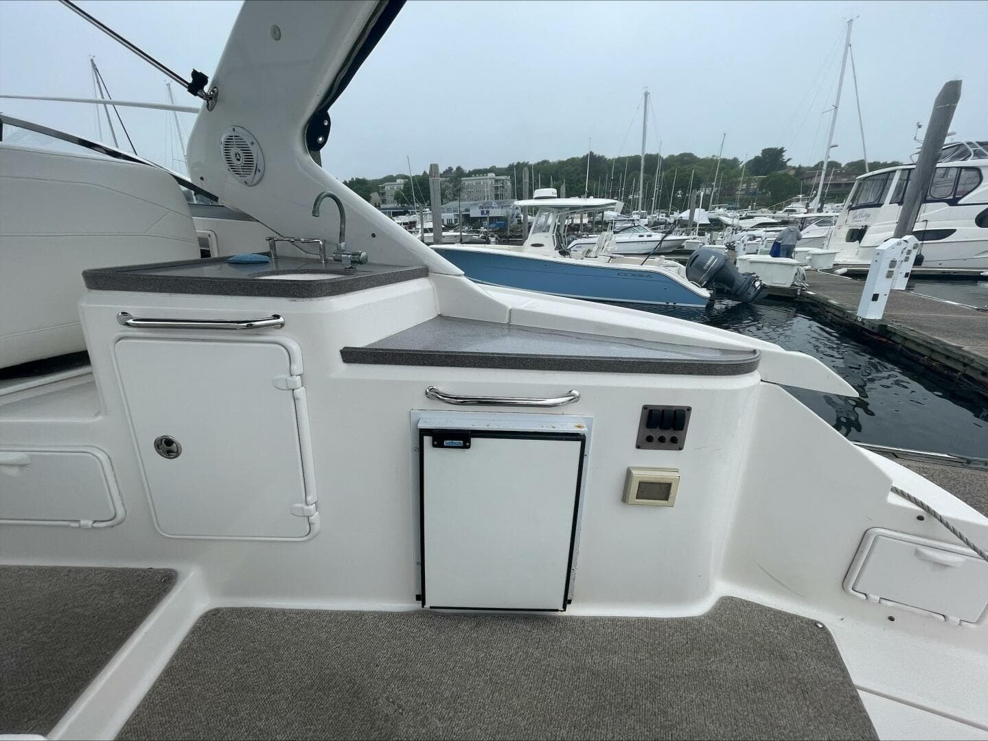 2007 Regal 3360 Window Express