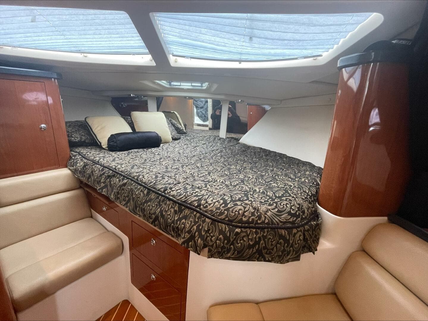 2007 Regal 3360 Window Express