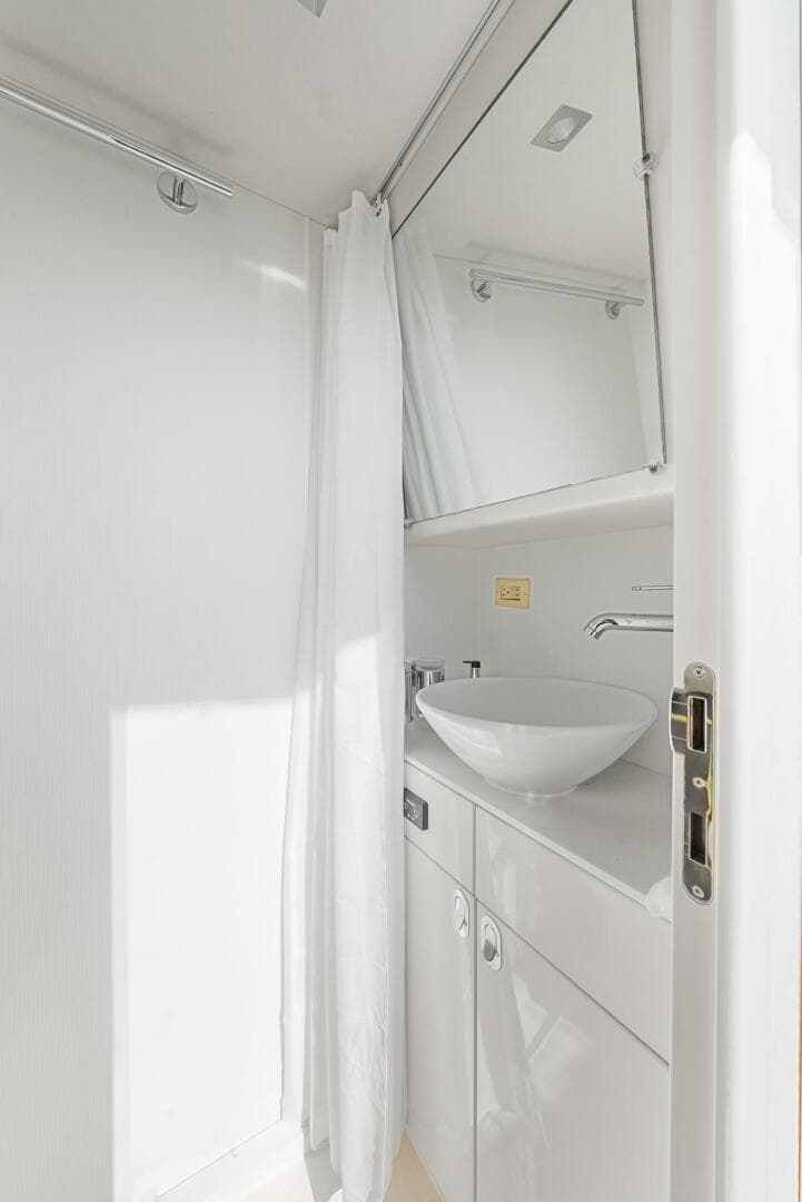 2016 Sunseeker Manhattan 65