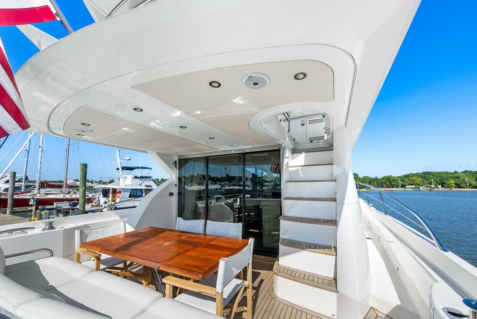 2016 Sunseeker Manhattan 65