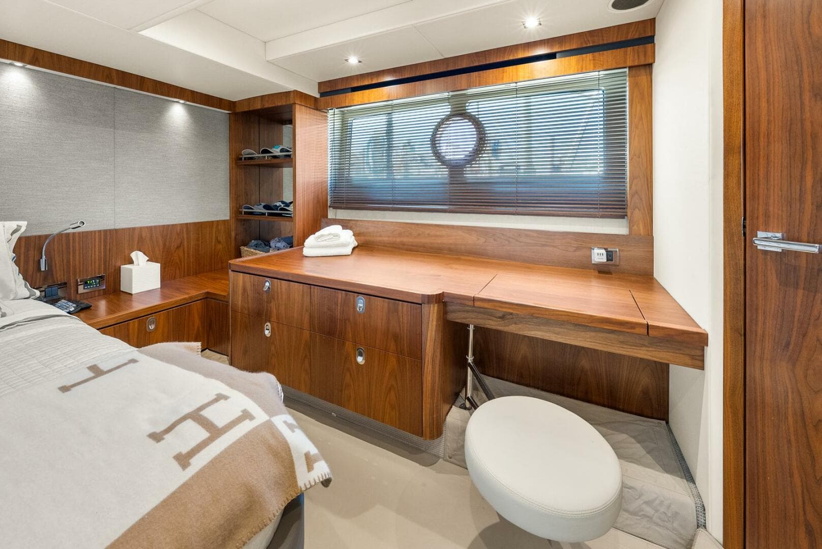 2016 Sunseeker Manhattan 65