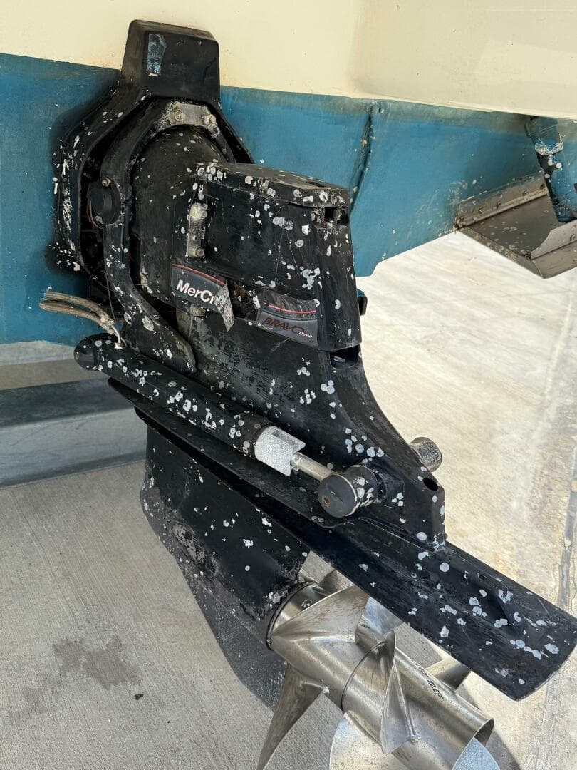 2014 Sea Ray 270 SLX boat propeller with barnacles, showcasing marine wear.