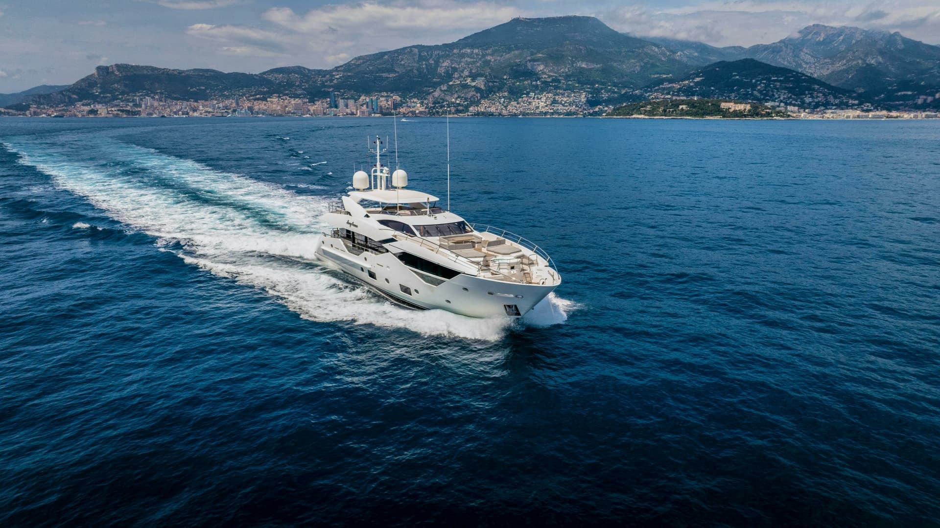 2018 Sunseeker Sunseeker 116 Yacht