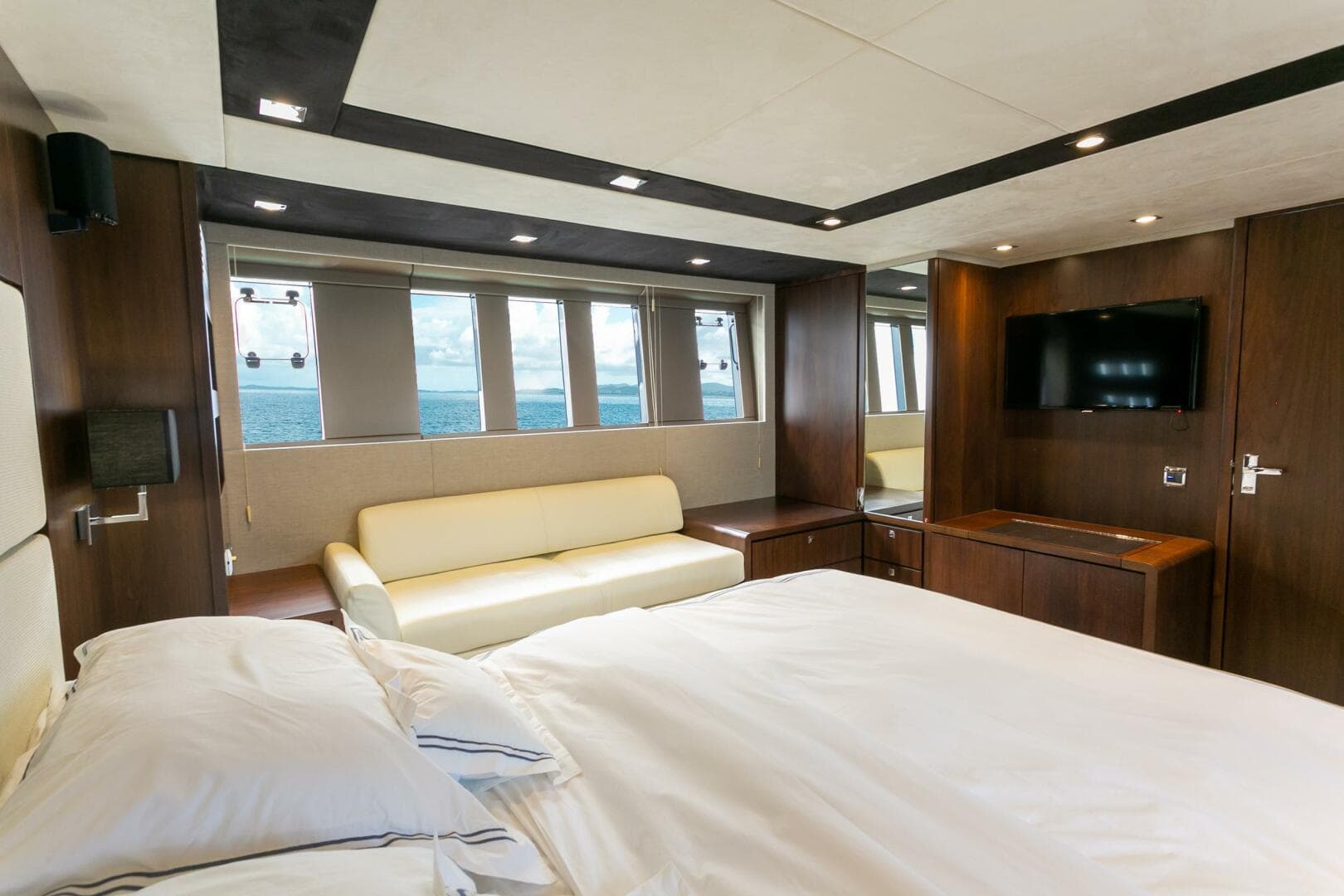 2014 Fairline Squadron 65