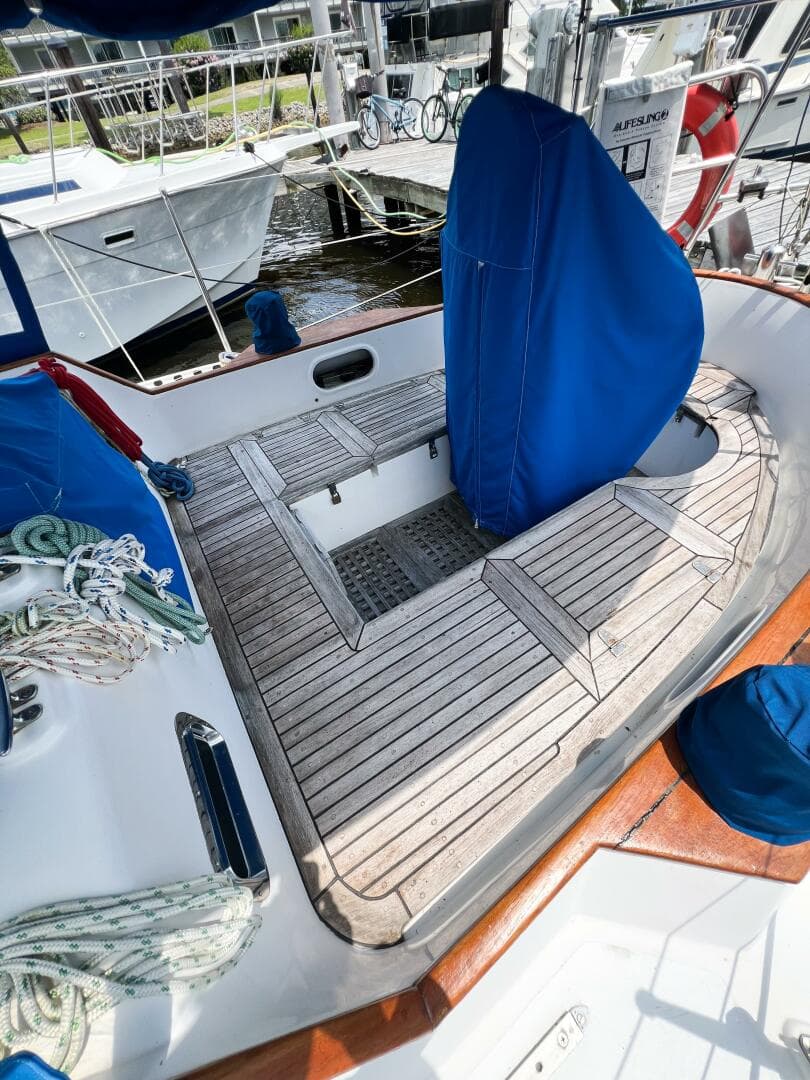 1986 Tayana Vancouver 42