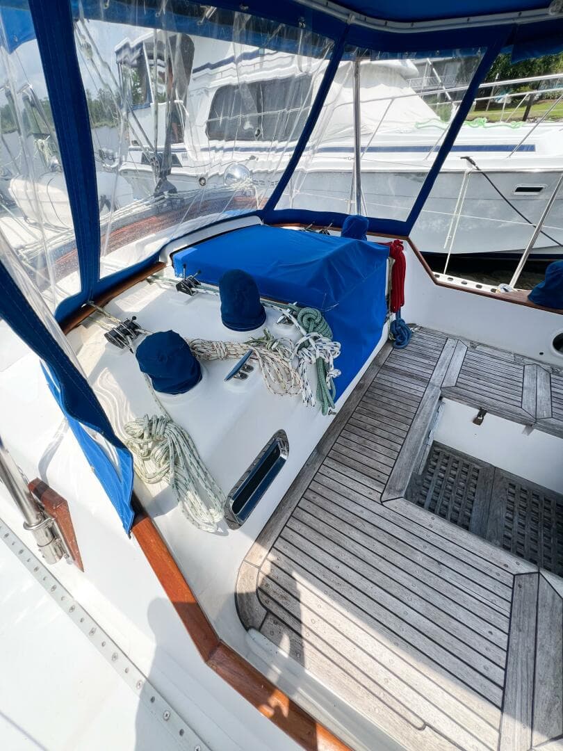 1986 Tayana Vancouver 42