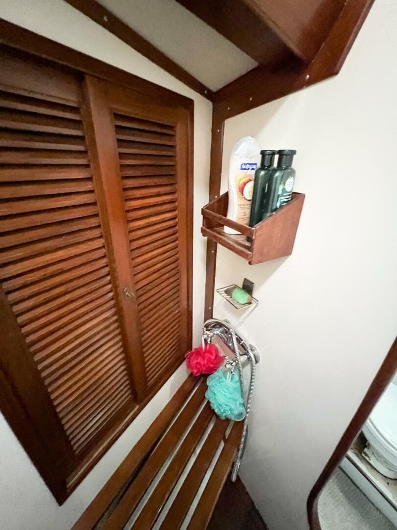 1986 Tayana Vancouver 42