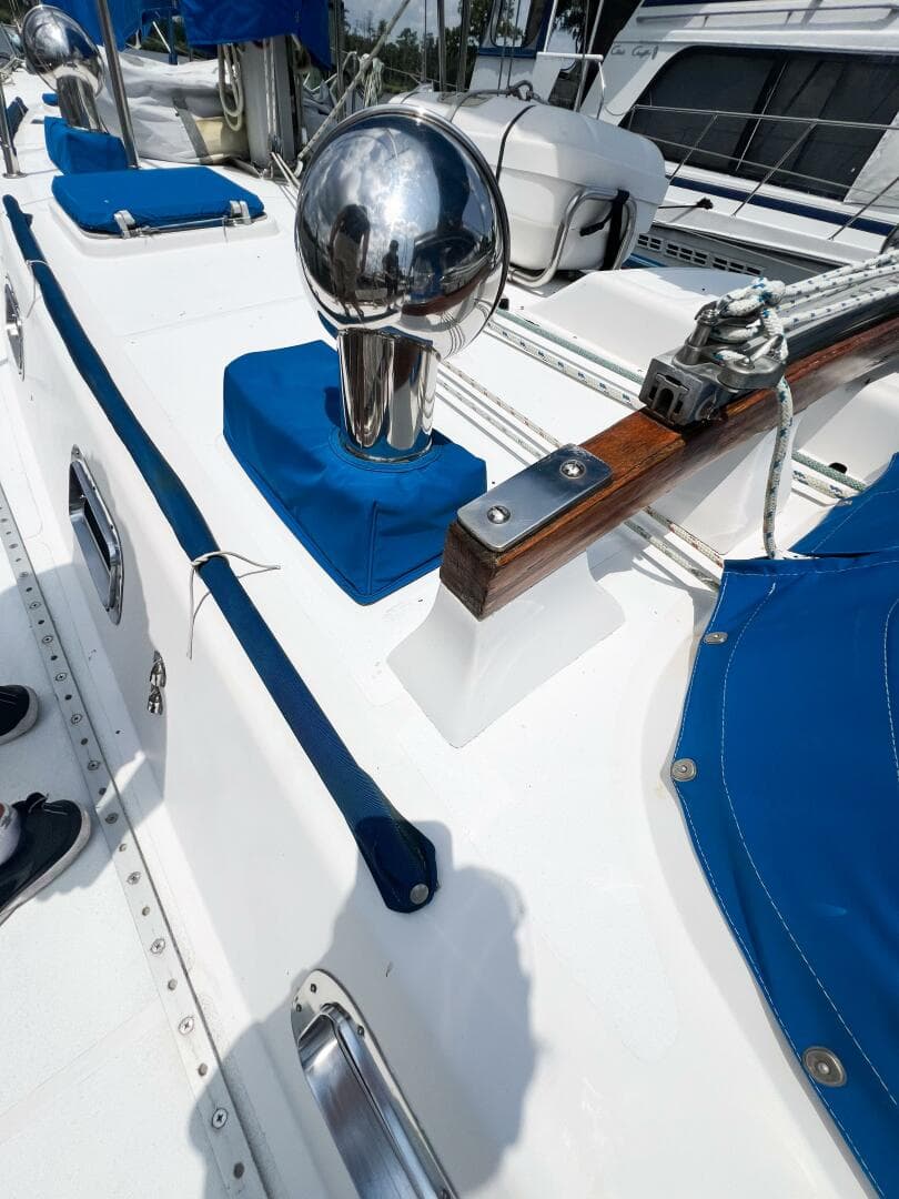 1986 Tayana Vancouver 42