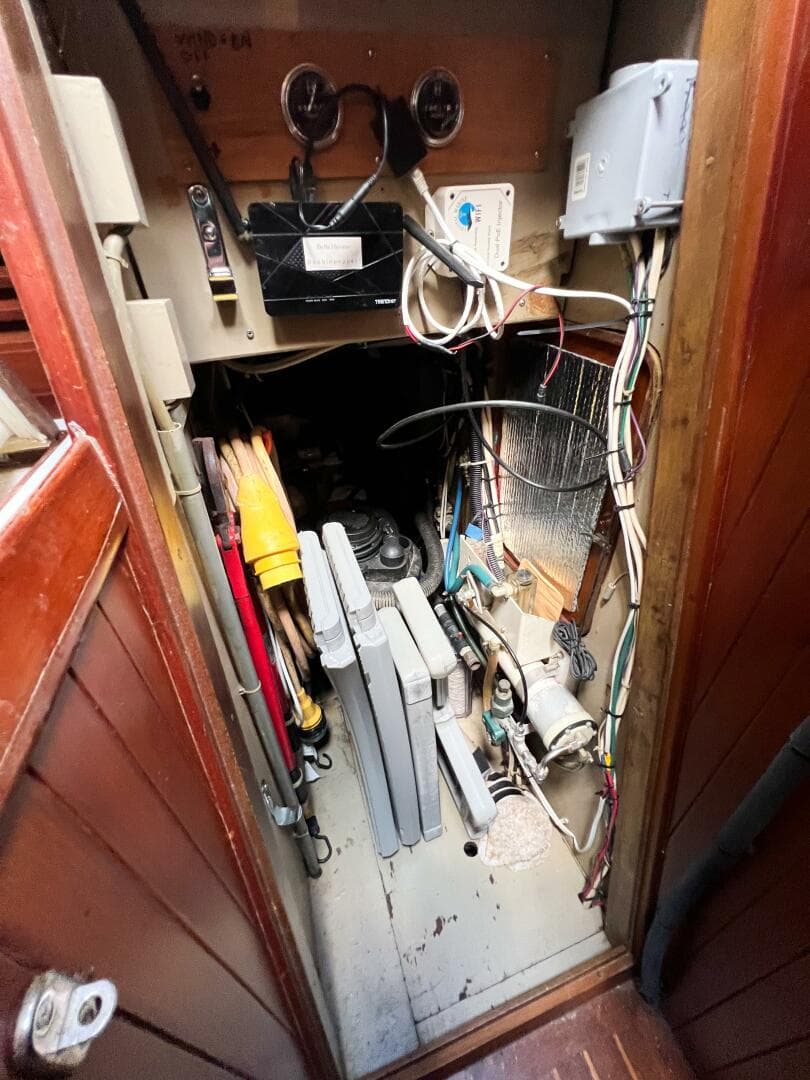 1986 Tayana Vancouver 42