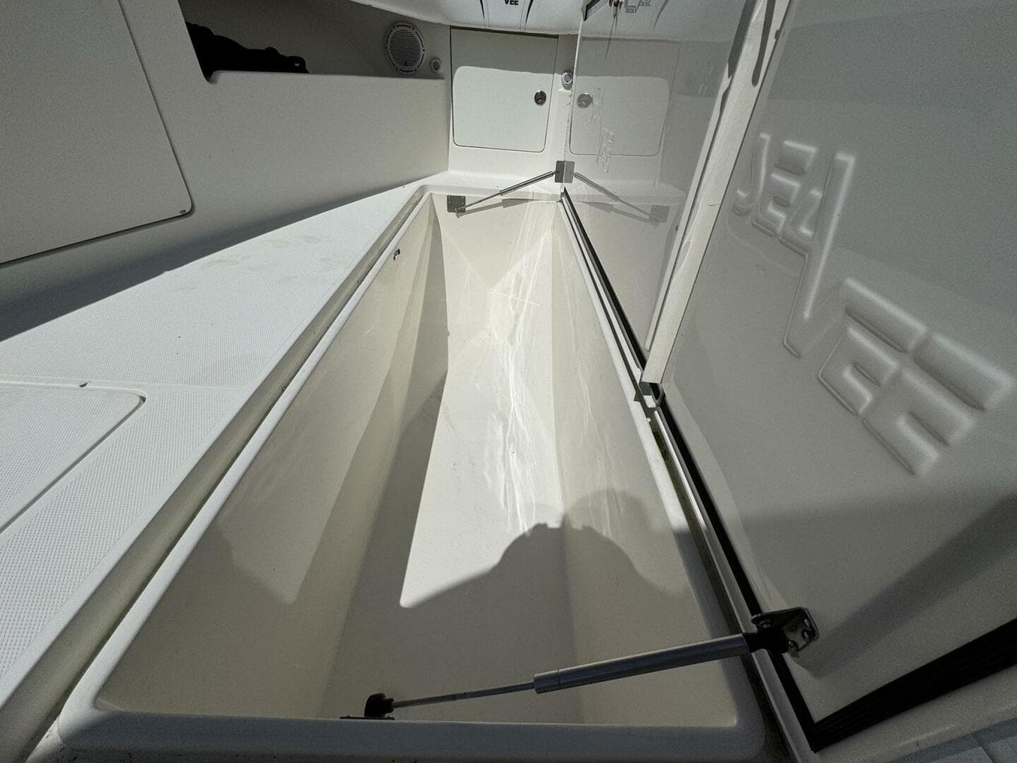 2014 SeaVee 390B Center Console