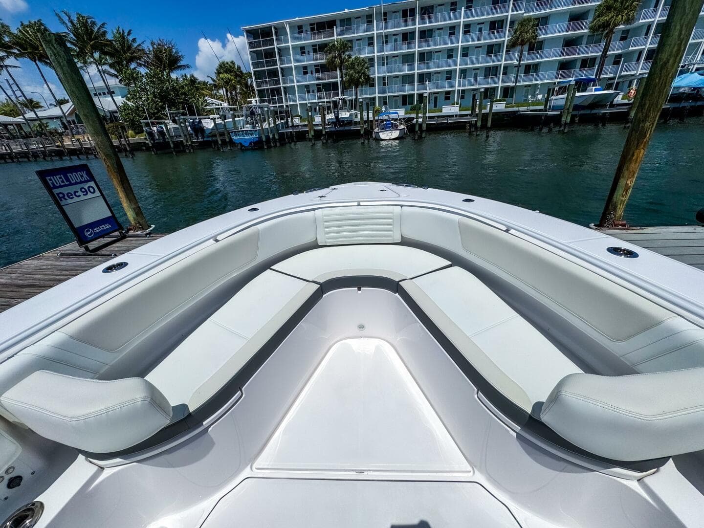 2025 Edgewater 370CC