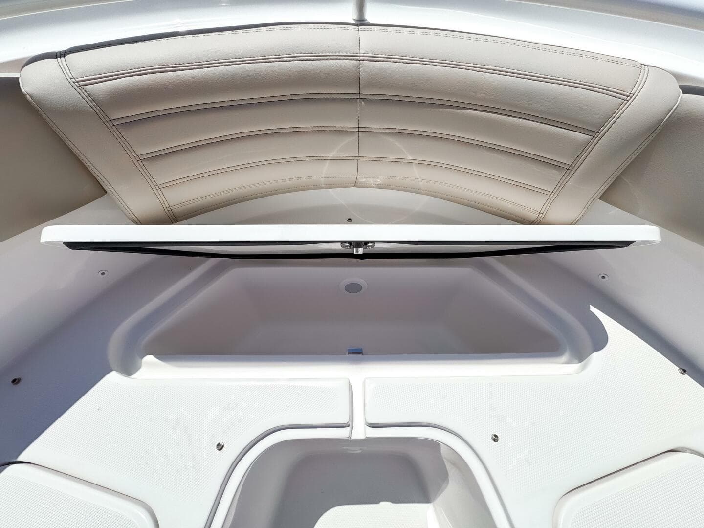 2025 Edgewater 325CC