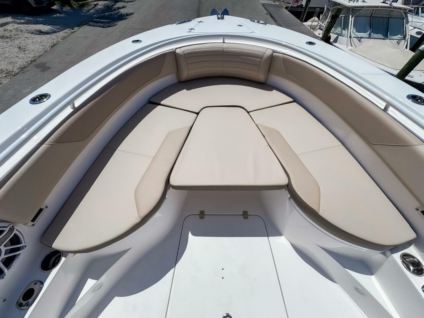 2025 Edgewater 325CC