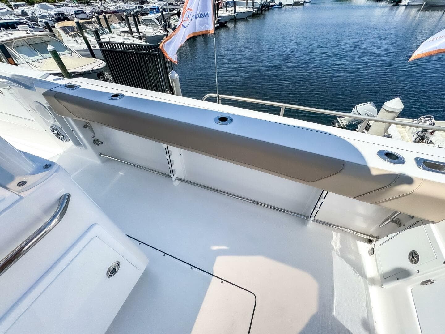 2025 Edgewater 325CC