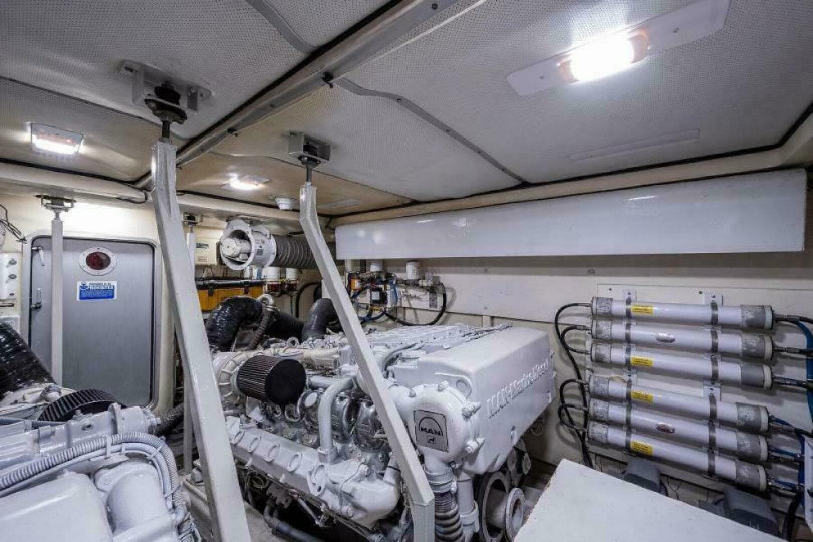 2000 Viking Sport Cruisers 