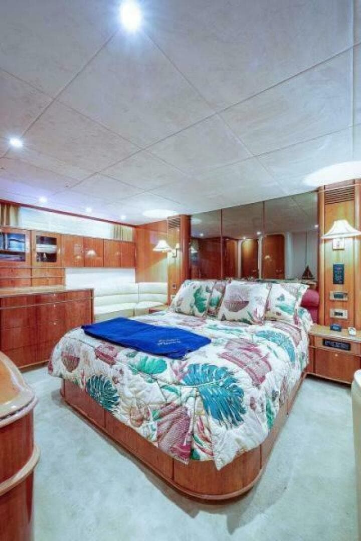 2000 Viking Sport Cruisers 