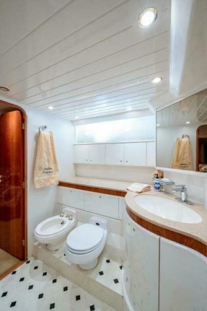 2000 Viking Sport Cruisers 