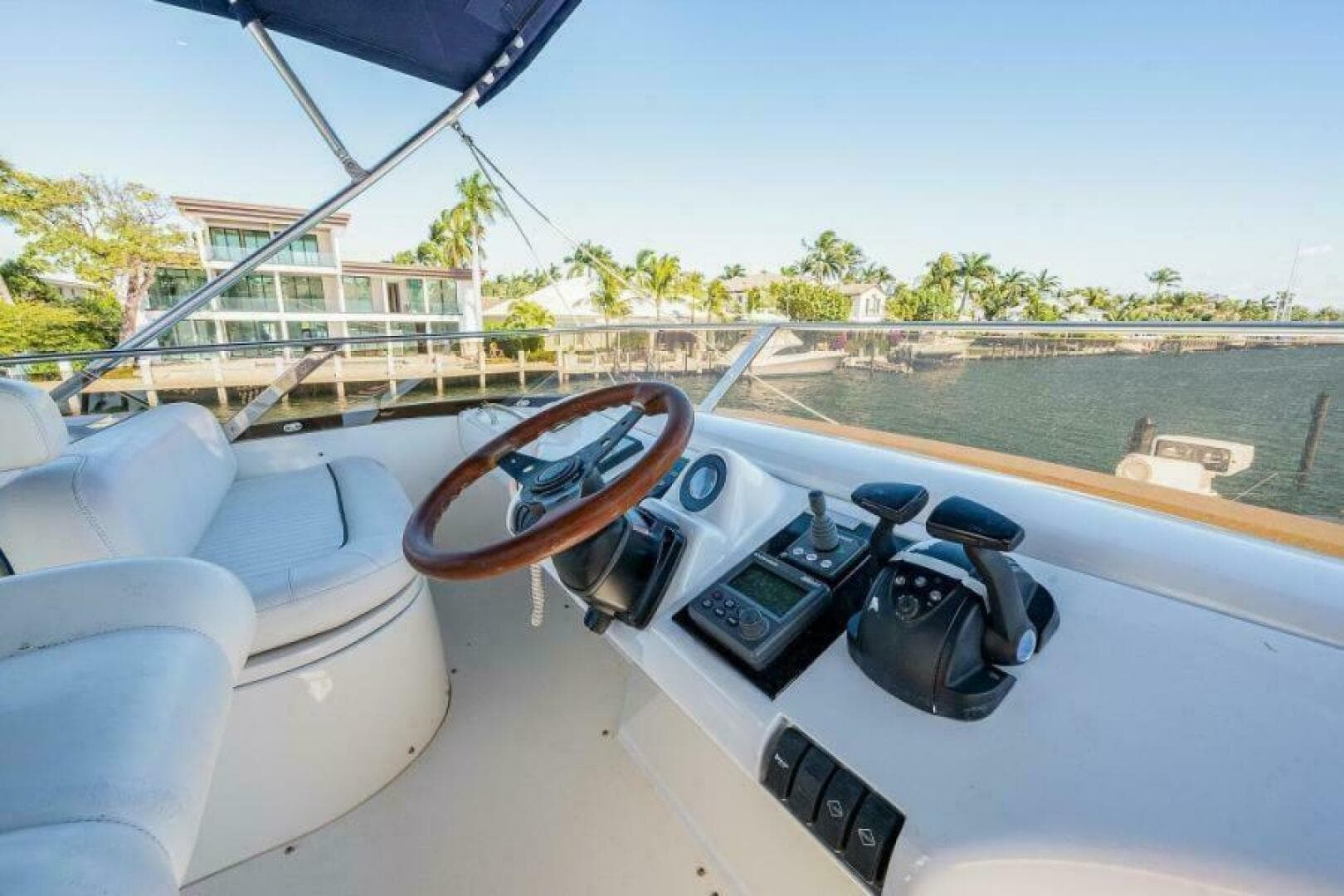 2000 Viking Sport Cruisers 