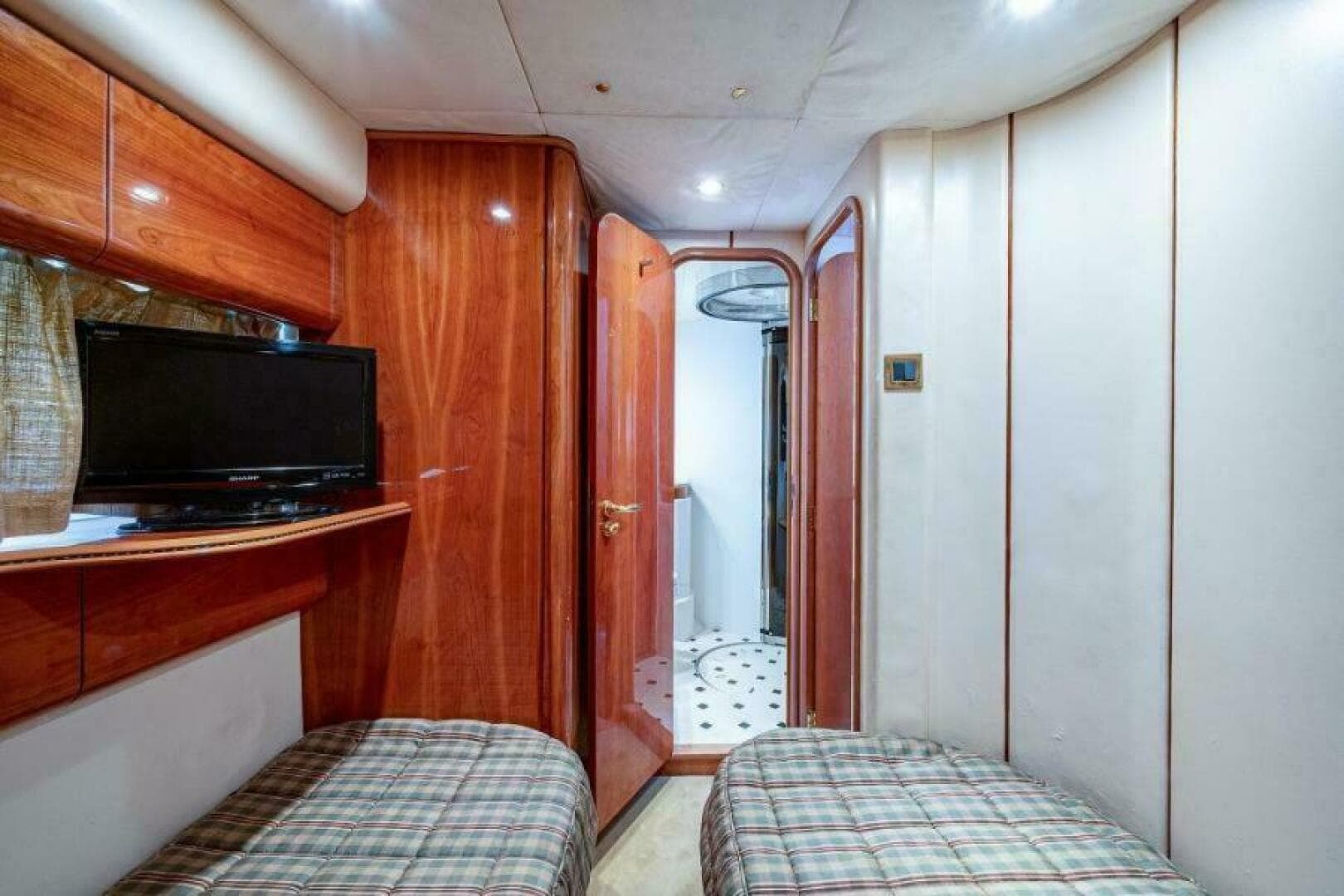 2000 Viking Sport Cruisers 