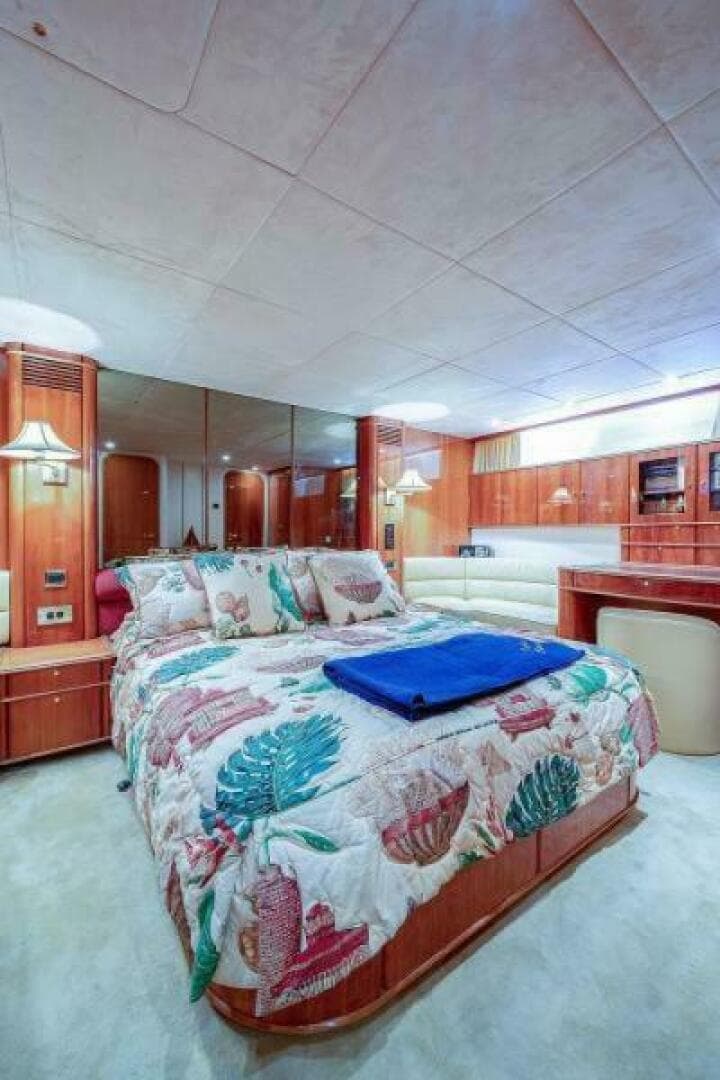 2000 Viking Sport Cruisers 