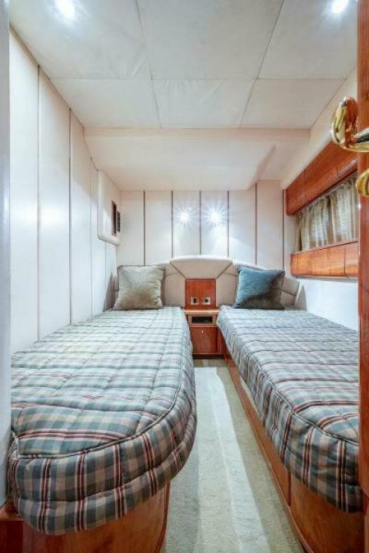 2000 Viking Sport Cruisers 